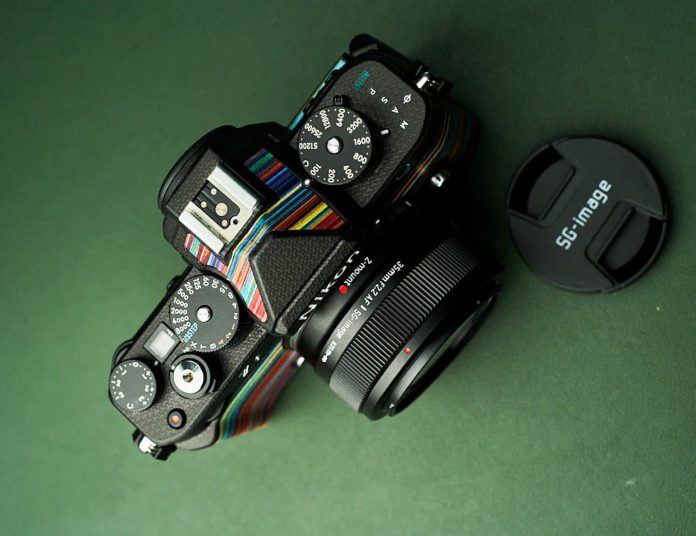 The SG-Image 35 mm f/2.2 is marketed as a compact, all-around lens at an affordable price.